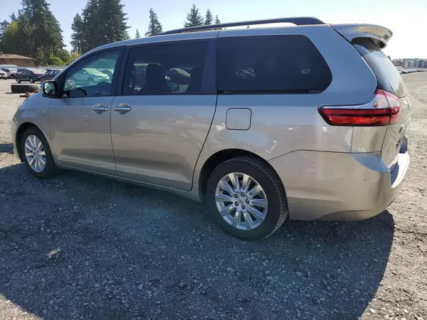 5TDDK3DC2GS139698 2016 TOYOTA SIENNA - Image 2