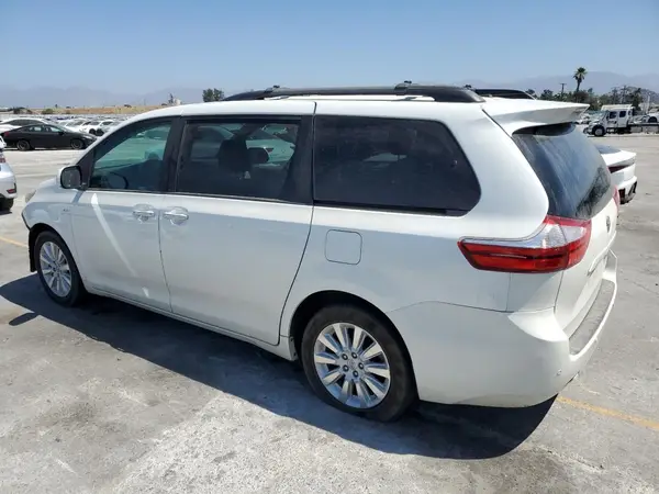 5TDDK3DC2GS141693 2016 TOYOTA SIENNA - Image 2