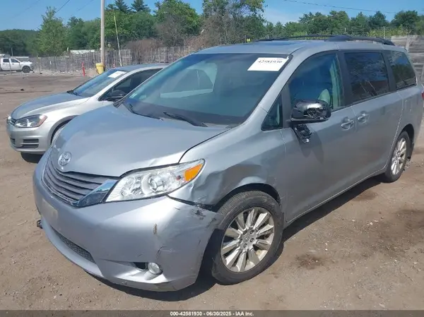 5TDDK3DC2GS141869 2016 TOYOTA SIENNA - Image 2
