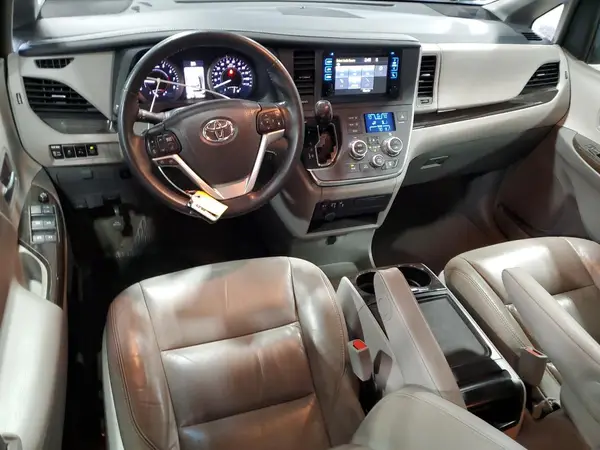 5TDDK3DC2GS142603 2016 TOYOTA SIENNA - Image 8