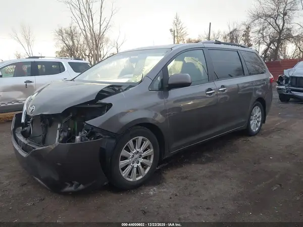 5TDDK3DC2GS145968 2016 TOYOTA SIENNA - Image 2
