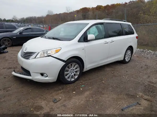 5TDDK3DC3GS129715 2016 TOYOTA SIENNA - Image 2