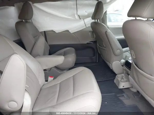 5TDDK3DC3GS129715 2016 TOYOTA SIENNA - Image 8