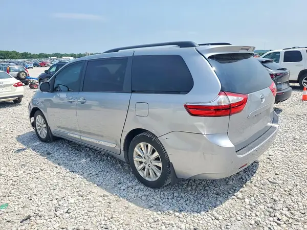 5TDDK3DC3GS140519 2016 TOYOTA SIENNA - Image 2