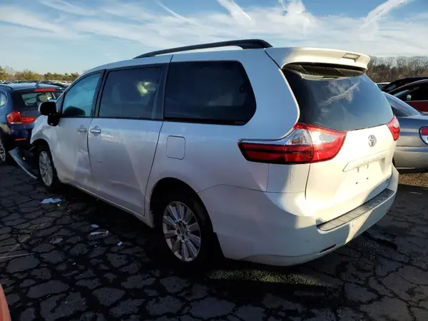 5TDDK3DC3GS143212 2016 TOYOTA SIENNA - Image 2