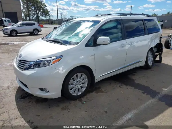 5TDDK3DC3GS144473 2016 TOYOTA SIENNA - Image 2