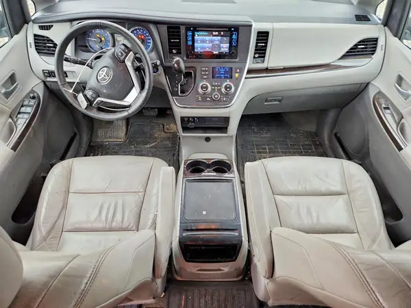 5TDDK3DC3GS145865 2016 TOYOTA SIENNA - Image 8