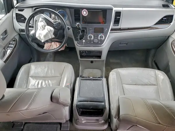 5TDDK3DC4GS133109 2016 TOYOTA SIENNA - Image 8