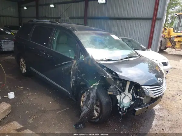 5TDDK3DC4GS135362 2016 TOYOTA SIENNA - Image 1