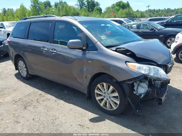 5TDDK3DC4GS136365 2016 TOYOTA SIENNA - Image 1