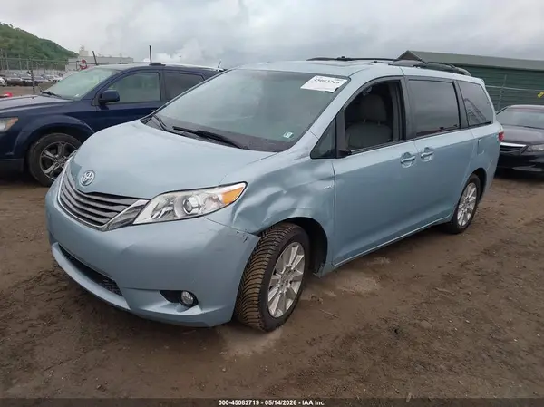5TDDK3DC4GS136382 2016 TOYOTA SIENNA - Image 2