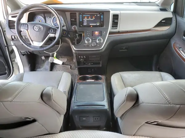 5TDDK3DC4GS138648 2016 TOYOTA SIENNA - Image 8