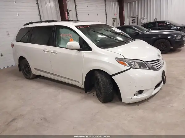 5TDDK3DC4GS139024 2016 TOYOTA SIENNA - Image 1