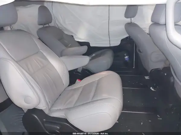 5TDDK3DC4GS139024 2016 TOYOTA SIENNA - Image 8