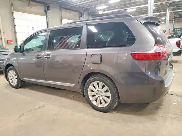 5TDDK3DC4GS142120 2016 TOYOTA SIENNA - Image 2