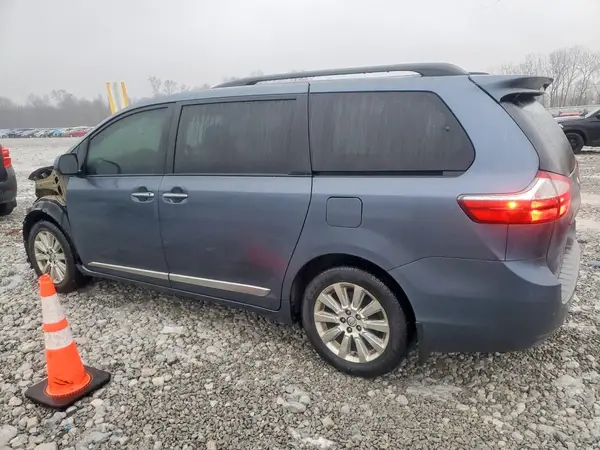 5TDDK3DC4GS142599 2016 TOYOTA SIENNA - Image 2
