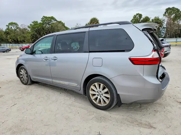 5TDDK3DC5GS132406 2016 TOYOTA SIENNA - Image 2