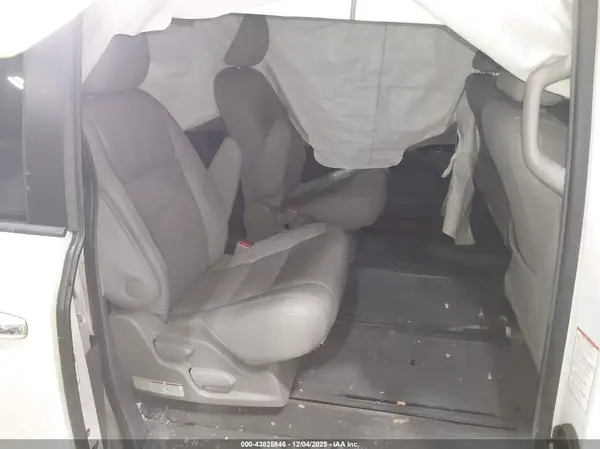 5TDDK3DC5GS134432 2016 TOYOTA SIENNA - Image 8
