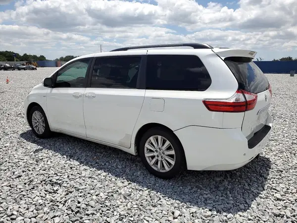 5TDDK3DC5GS135659 2016 TOYOTA SIENNA - Image 2