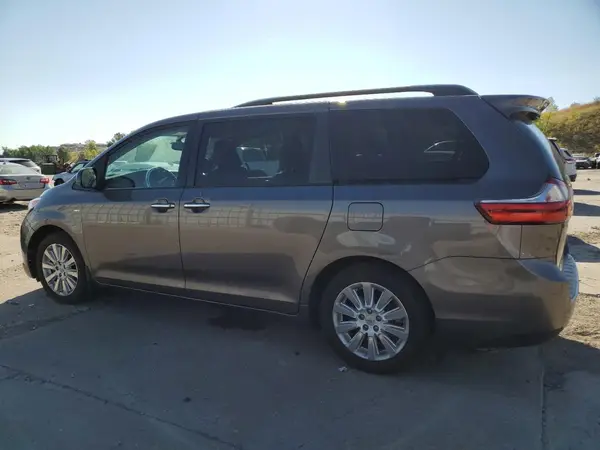 5TDDK3DC5GS140456 2016 TOYOTA SIENNA - Image 2