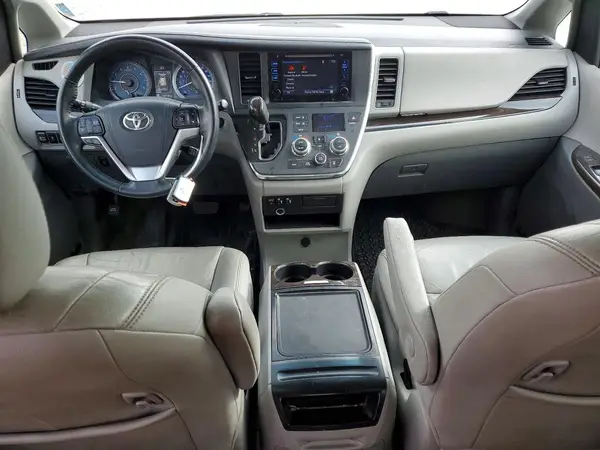 5TDDK3DC5GS143695 2016 TOYOTA SIENNA - Image 8