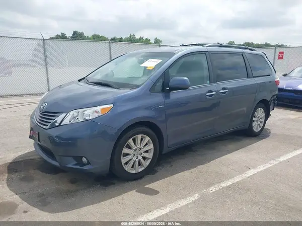 5TDDK3DC5GS145141 2016 TOYOTA SIENNA - Image 2