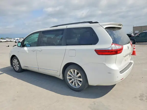 5TDDK3DC6GS130289 2016 TOYOTA SIENNA - Image 2