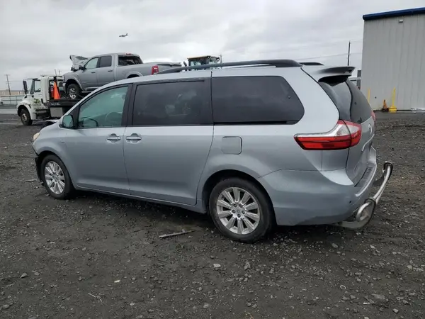 5TDDK3DC6GS130566 2016 TOYOTA SIENNA - Image 2