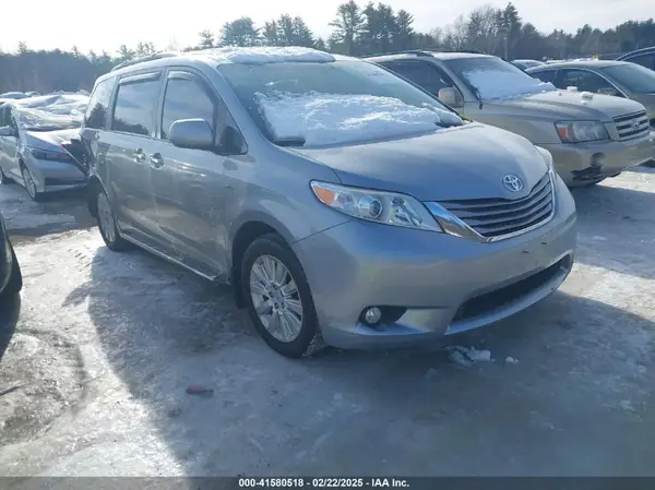 5TDDK3DC6GS133774 2016 TOYOTA SIENNA - Image 1