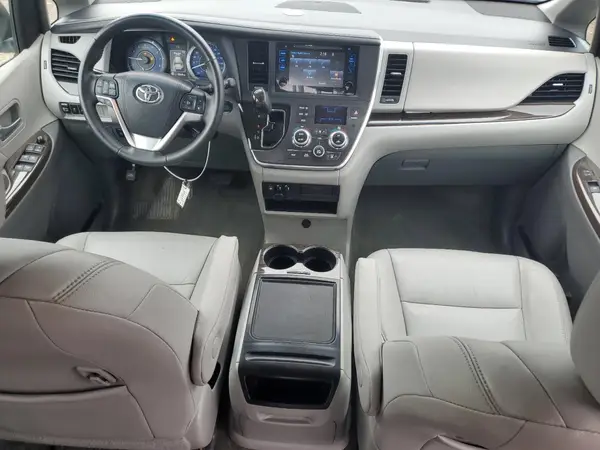 5TDDK3DC6GS136075 2016 TOYOTA SIENNA - Image 8