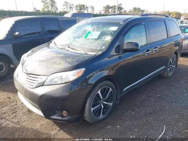 5TDDK3DC6GS136187 2016 TOYOTA SIENNA - Image 2