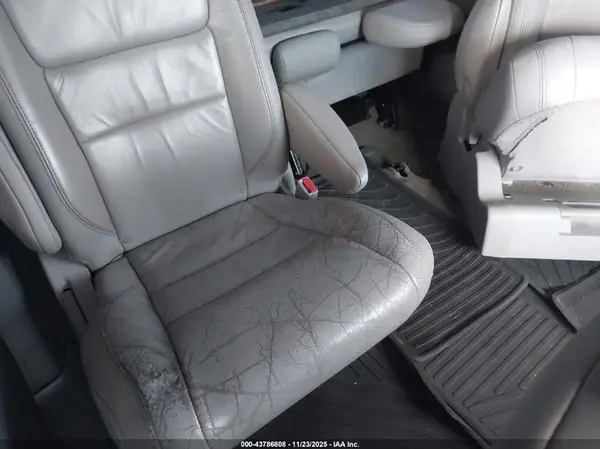 5TDDK3DC6GS136187 2016 TOYOTA SIENNA - Image 8