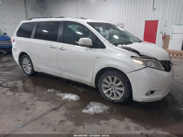 5TDDK3DC6GS138439 2016 TOYOTA SIENNA - Image 1