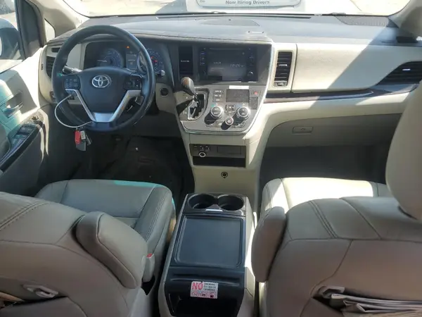 5TDDK3DC6GS139784 2016 TOYOTA SIENNA - Image 8
