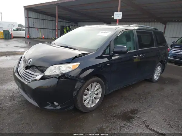 5TDDK3DC7GS131211 2016 TOYOTA SIENNA - Image 2