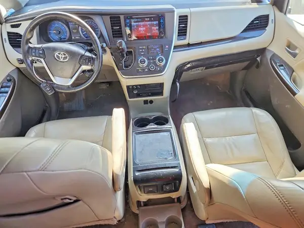 5TDDK3DC7GS136005 2016 TOYOTA SIENNA - Image 8