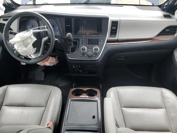 5TDDK3DC7GS137896 2016 TOYOTA SIENNA - Image 8
