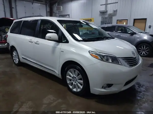 5TDDK3DC7GS138658 2016 TOYOTA SIENNA - Image 1