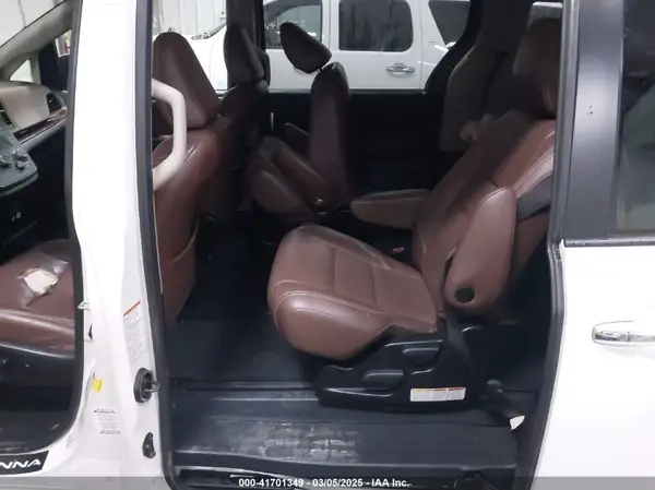 5TDDK3DC7GS138658 2016 TOYOTA SIENNA - Image 8