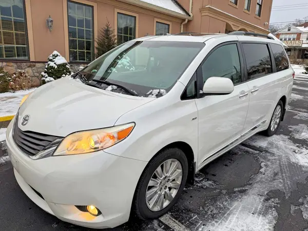 5TDDK3DC7GS139115 2016 TOYOTA SIENNA - Image 1