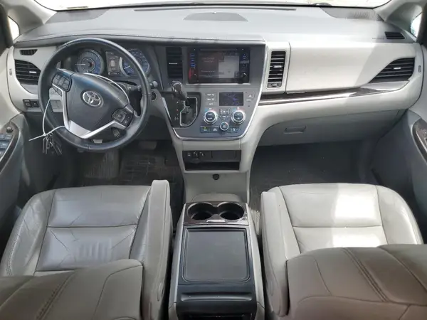 5TDDK3DC7GS139650 2016 TOYOTA SIENNA - Image 8