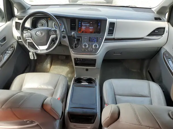 5TDDK3DC7GS141690 2016 TOYOTA SIENNA - Image 8