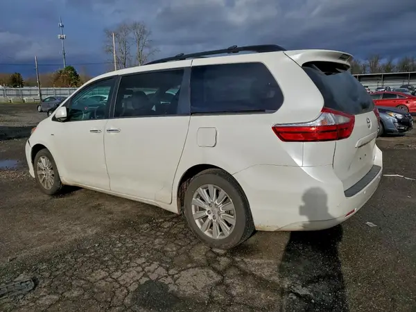 5TDDK3DC7GS143844 2016 TOYOTA SIENNA - Image 2