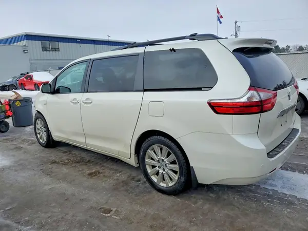 5TDDK3DC7GS145268 2016 TOYOTA SIENNA - Image 2