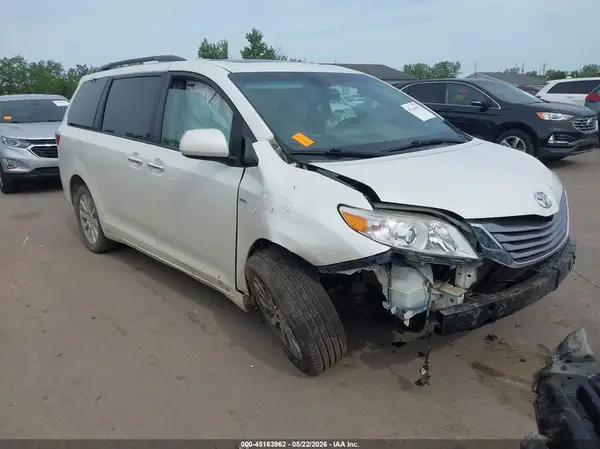 5TDDK3DC8GS130942 2016 TOYOTA SIENNA - Image 1