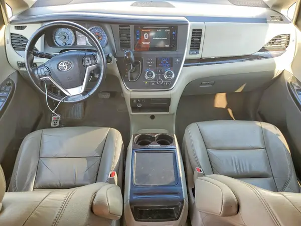 5TDDK3DC8GS131010 2016 TOYOTA SIENNA - Image 8