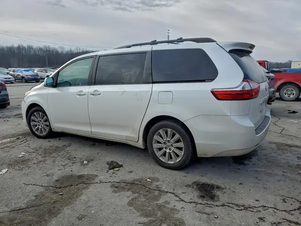 5TDDK3DC8GS133033 2016 TOYOTA SIENNA - Image 2