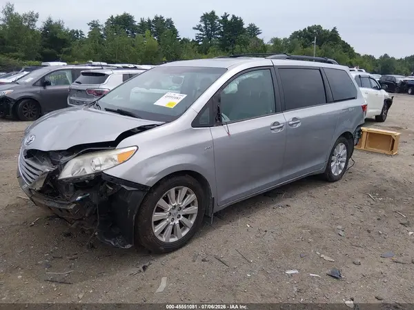 5TDDK3DC8GS135297 2016 TOYOTA SIENNA - Image 2