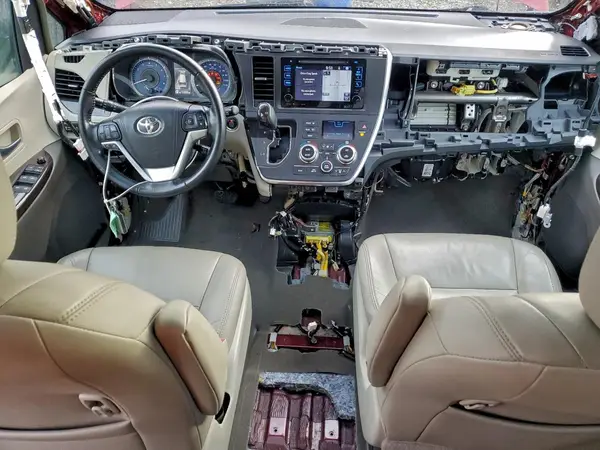 5TDDK3DC8GS136661 2016 TOYOTA SIENNA - Image 8