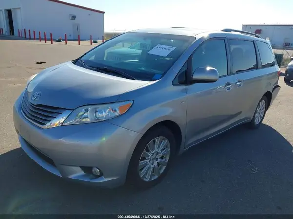 5TDDK3DC8GS136756 2016 TOYOTA SIENNA - Image 2